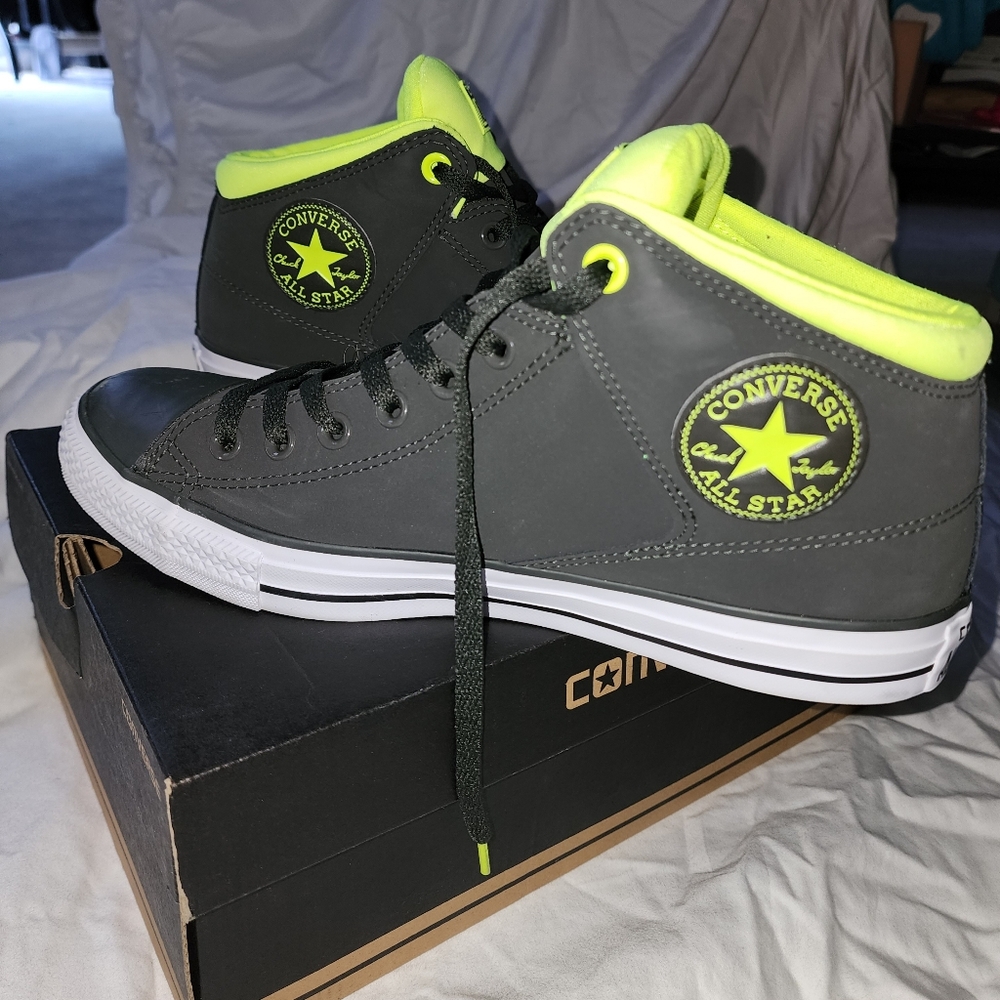Converse Mens size 10, Women's size 12, CTAS High Street Hightop Shoes